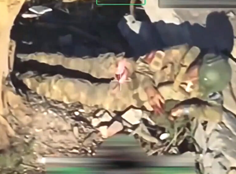 【閲覧注意】ウクライナ兵に殺害されたロシア兵、たばこ吸うタイミングがカッコ良すぎると話題に