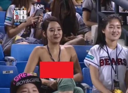 【動画】野球観戦してる美女がTVに映るも、めちゃくちゃ乳首見えてると話題にｗｗｗｗｗｗ