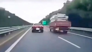 【動画】中国のあおり運転事故、頭がおかしいwwwww