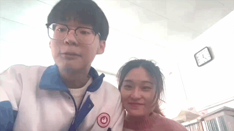 男子中学生とHしまくった女教師の教室内エロ動画が流出。こんなの我慢できるわけない…