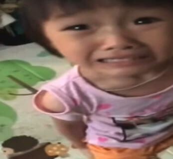 【閲覧注意】女子小学生「あ゛あ゛あ゛ぁぁぁ…」⇒ ﾊﾟﾝｯ！ﾊﾟﾝｯ！（動画あり）