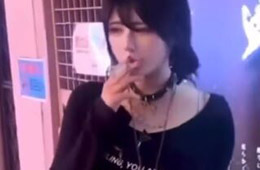 【動画】 女さん、煙草吸ってたらお〇ぱいを剥かれるwwwwww