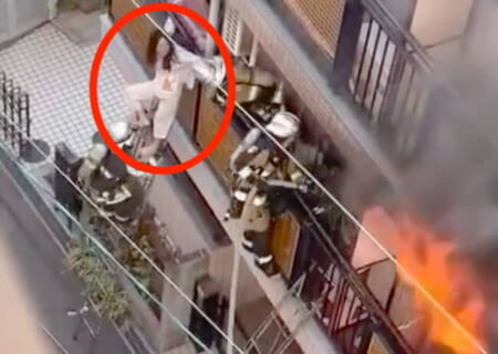【衝撃映像】大阪の火事で消防士を蹴落とした女、海外で「クレイジージャパニーズ」と話題にｗｗｗ