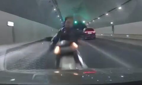 【閲覧注意】高速道路を時速100kmで逆走してたDQNバイカーの末路・・・（動画あり）