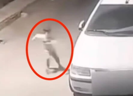 【閲覧注意】男子小学生（6）、隠れんぼで隠れる場所をミスって死ぬ瞬間が怖すぎ…（動画あり）