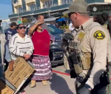 【閲覧注意】アメリカの闇…抗議デモ参加者を警察がゴミのように射殺する瞬間がヤバい（動画あり）