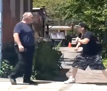 【衝撃映像】ヤンキーが老人（実は最強）に喧嘩を売った結果ｗｗｗｗｗｗｗｗ