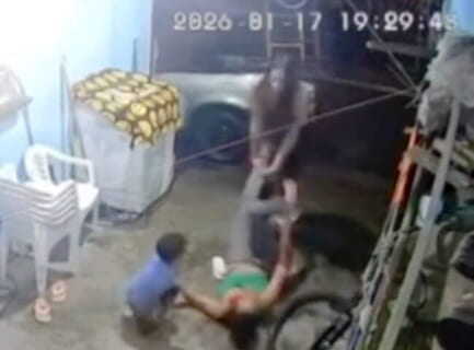 【閲覧注意】トランスジェンダー♀、子供の前で母親を滅多刺し。これは鬼畜すぎる（動画あり）