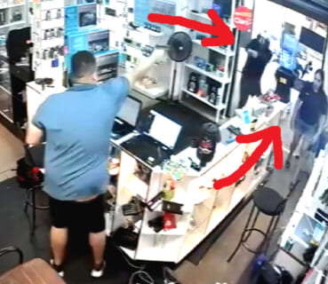 【閲覧注意】店主が強盗を銃で撃つも、ミスって妻を撃ち殺し発狂する動画、エグすぎる