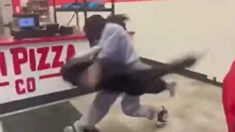 【衝撃映像】JKを皆でいじめようとする → そのJKが総合格闘技の選手だった結果ヤバい事になる