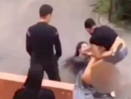 【衝撃映像】これが多文化共生社会の末路？ 酔った移民が少女をレ●プする動画が拡散される