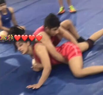 【動画】男女混合レスリング。マ○コ触られた女の子が必死に抵抗する様子がエロすぎて…