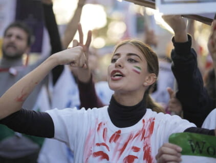 【閲覧注意】2日で3万人殺されたイラン。抗議デモに参加したら女だろうが容赦なくこうなる（動画あり）