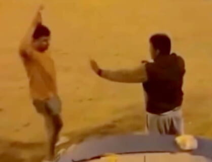 【閲覧注意】”話が通じない無敵の人” をキレさせた男、一瞬の躊躇もなくこうされる（動画あり）