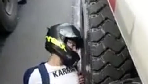 【閲覧注意】バイクに二度と乗れなくなる動画、ガチでクッソ怖い