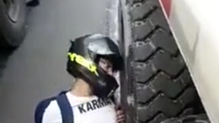 【閲覧注意】バイクに二度と乗れなくなる動画、ガチでクッソ怖い