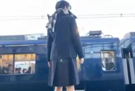 【閲覧注意】海外に最も衝撃を与えた「日本の女子高生の自殺動画3選」がこちらです…（動画あり）