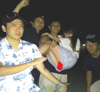 【無修正】YouTuberが街で ”お姫様抱っこ” 企画 ⇒ ノーパン美女がいてマ○コ丸見えになってしまうｗｗｗ