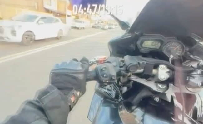 【閲覧注意】時速100kmでウィリーしたDQNバイカー「最高にハイな気分だぜ！」⇒ こうなる