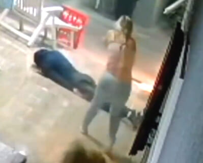 【閲覧注意】女性の家を襲撃した3人の強盗、女が実は ”最強クラス” でぶっ殺される…（動画あり）