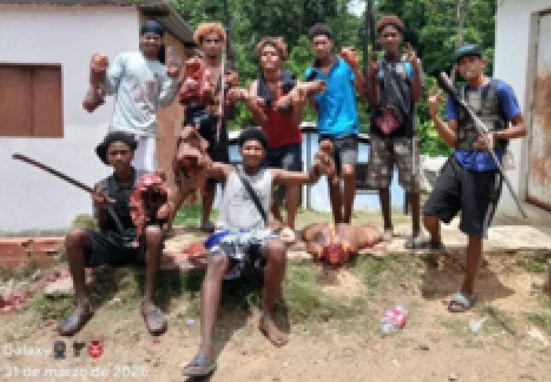 【閲覧注意】世界で最も恐ろしい「高校生の記念写真」、これに決まってしまう