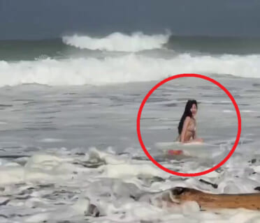 【閲覧注意】水着美女が海で自撮り ⇒ まさか「自分が死ぬ瞬間」を撮影する事になるとは…（動画あり）