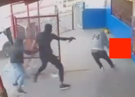 【閲覧注意】3人組の殺し屋、うっかり仲間を射殺してしまう（動画あり）