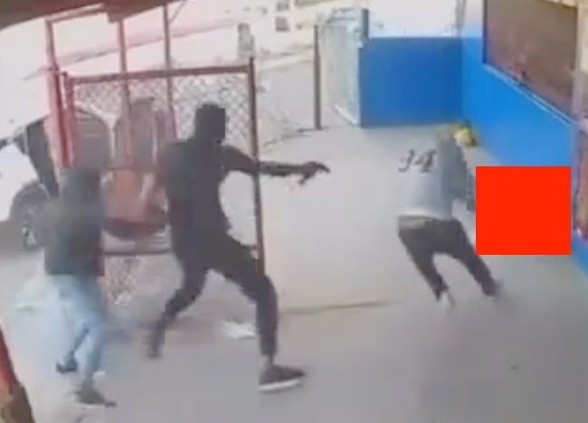 【閲覧注意】3人組の殺し屋、うっかり仲間を射殺してしまう（動画あり）
