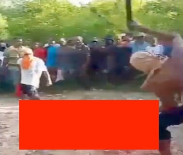 【閲覧注意】もはや処刑ではなく儀式。100人のアフリカンギャングに囲まれた人間の末路