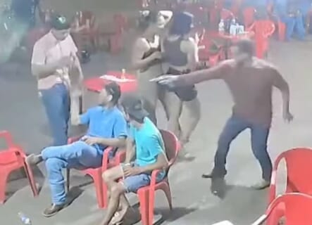 【閲覧注意】殺人が多すぎる国「ブラジル」の異常な日常。隣で友人が射殺されてもこの反応…