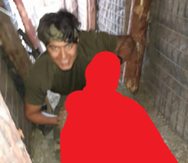 【閲覧注意】アメリカ人義勇兵、敵のロシア兵とトンデモナイ写真を撮ってしまい炎上・・・（画像あり）