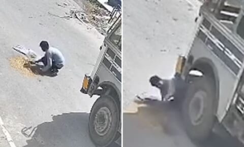 【閲覧注意】道路に落ちた小麦をかき集めてた男性、トラックに頭を踏み潰され ”爆死” する…