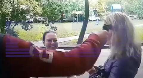 【閲覧注意】ロシア女性2人「撃たないよね？ｗ」DQN（パーン！）⇒ 結果…（動画あり）