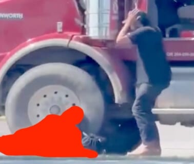 【閲覧注意】ダンプカーの運転手「死角にいた女を轢いてしまった…」⇒ これはトラウマ確定