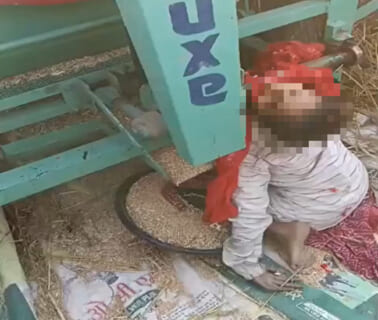 【閲覧注意】工場で働く10代少女「助けて…助けて…」（衝撃動画）