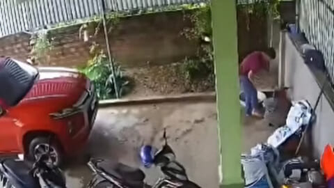 【閲覧注意】男が息子をトラックの中に置き去りにし、その代償を払うことになった・・・（動画あり）