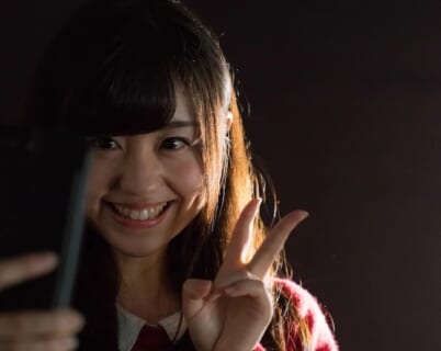 【閲覧注意】娘「今から父親を殺すから見ててねー♪」⇒ 狂気の生配信がこちら（動画あり）
