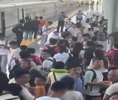 【閲覧注意】昨日の人身事故の動画が流出してるけど、これは見ない方がいい