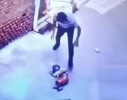【超！閲覧注意】路上で見知らぬ幼児にコレやった男、死刑が確定する・・・（動画あり）