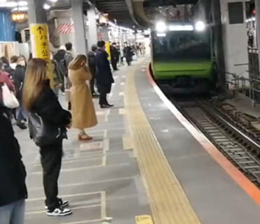 【閲覧注意】「あああぁぁぁ！！！」日本人女性の人身事故が海外サイトでやばすぎると話題になってしまう