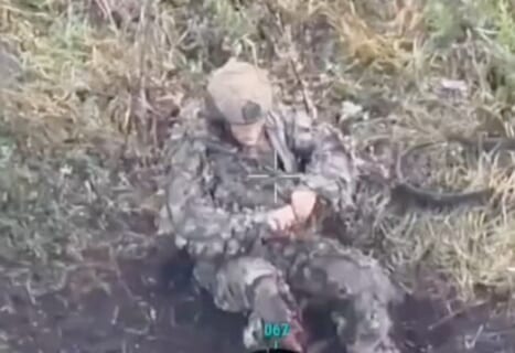 【閲覧注意】自殺したいロシア兵「手榴弾で楽に逝くか…」⇒ お腹でやった結果 地獄を見る