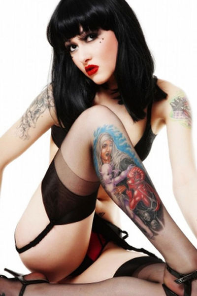 tattooed_girls_are_so_damn_sexy_640_11
