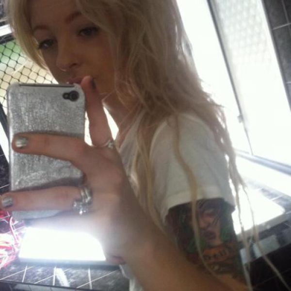 sexy_tattooed_girls_inside_640_27