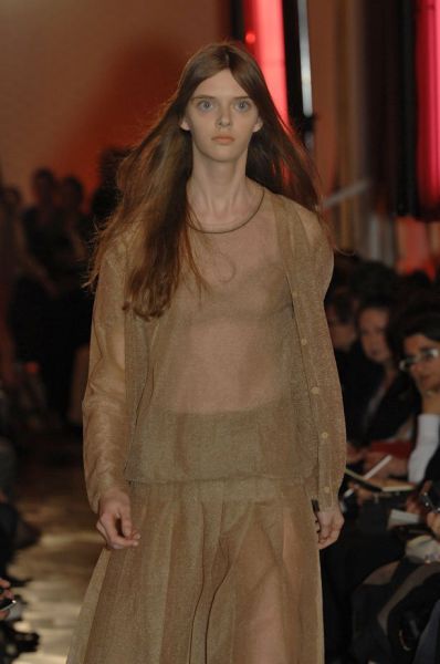 this_dolleyed_model_is_a_catwalk_sensation_640_09