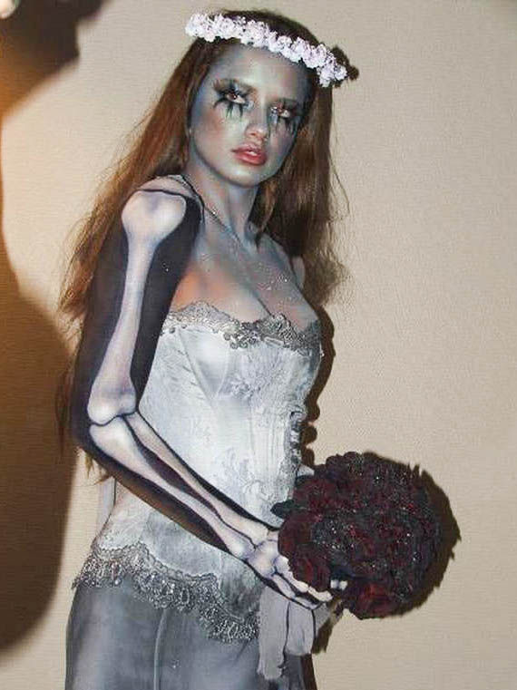 miranda-kerr-halloween-1