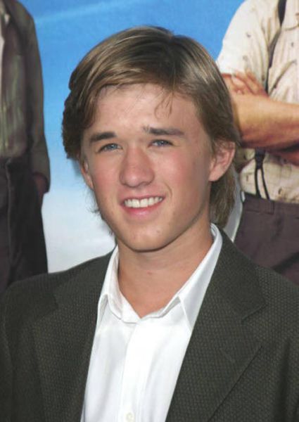 haley_joel_osment_looks_weird_640_4--