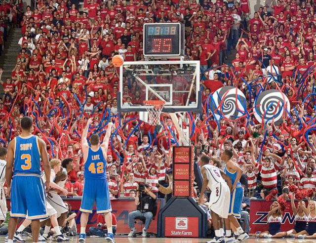 getting_basketball_players_distracted_640_06