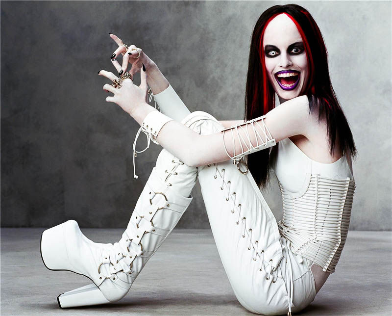 karolina-kurkova-marilyn-manson