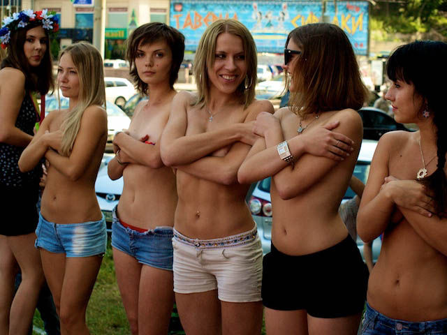ukrainian-femen-topless-protesters-67