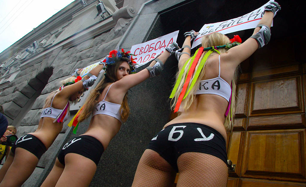 ukrainian-femen-topless-protesters-7